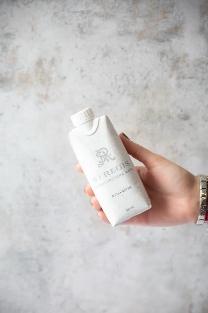 Envase de Water Matters impreso para St. Regis · Kanai, Riviera Maya