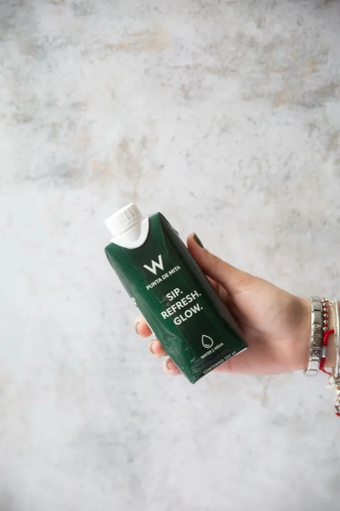 Envase de Water Matters impreso para W Punta de Mita