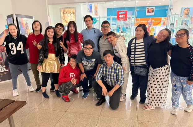 Salida al cine del equipo de Water Matters con los jóvenes de Intégrame Down